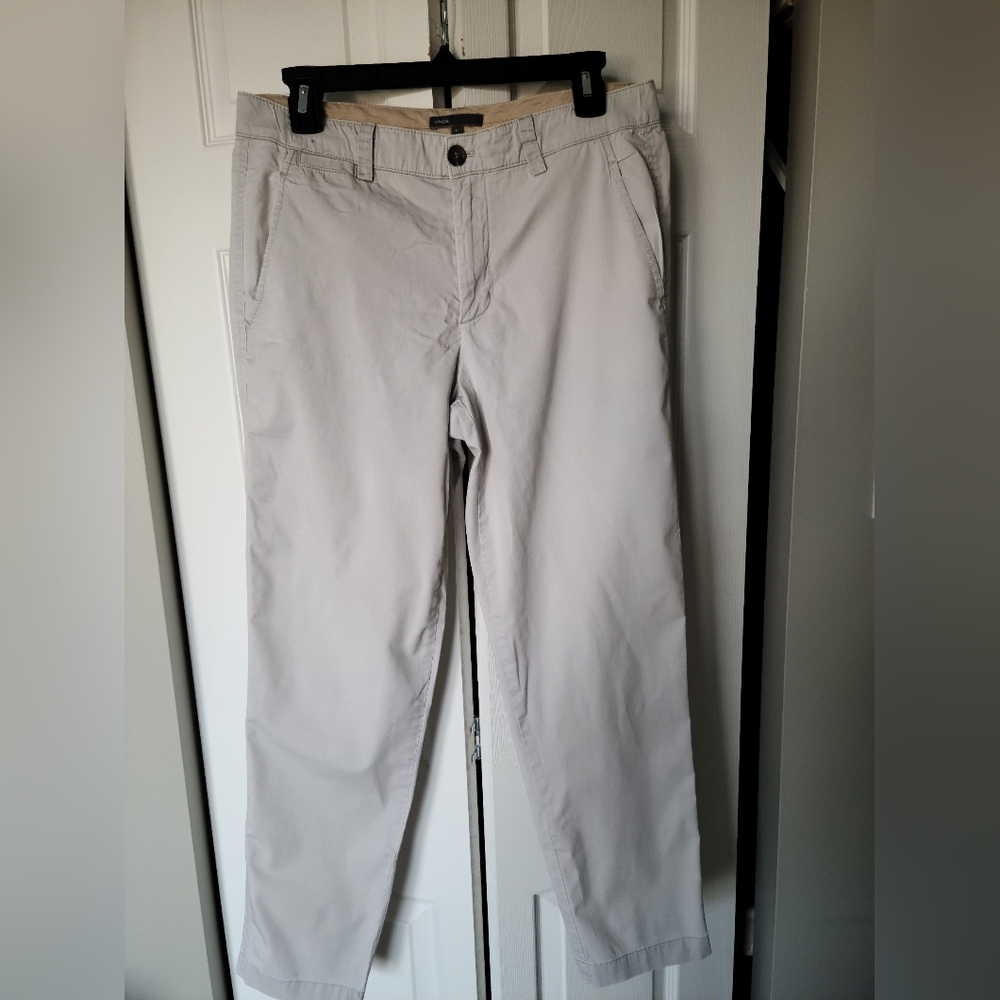 Vince Chinos size 4